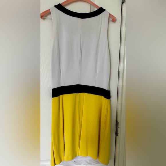 BEBE RETRO STYLE COCKTAIL DRESS WHITE, YELLOW & BLACK SIZE M - Picture 2 of 10